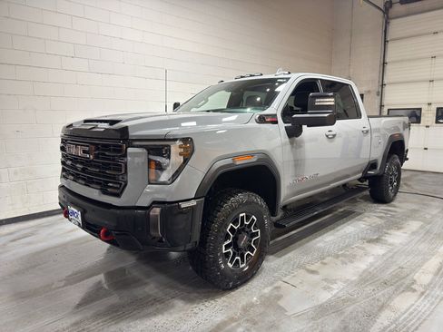 Used 2024 GMC Sierra 2500 AT4X image 15