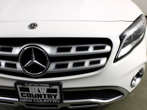 Used 2020 Mercedes-Benz GLA 250 4MATIC image 11