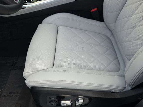 New 2026 BMW X7 xDrive40i w/ M Sport Package image 18