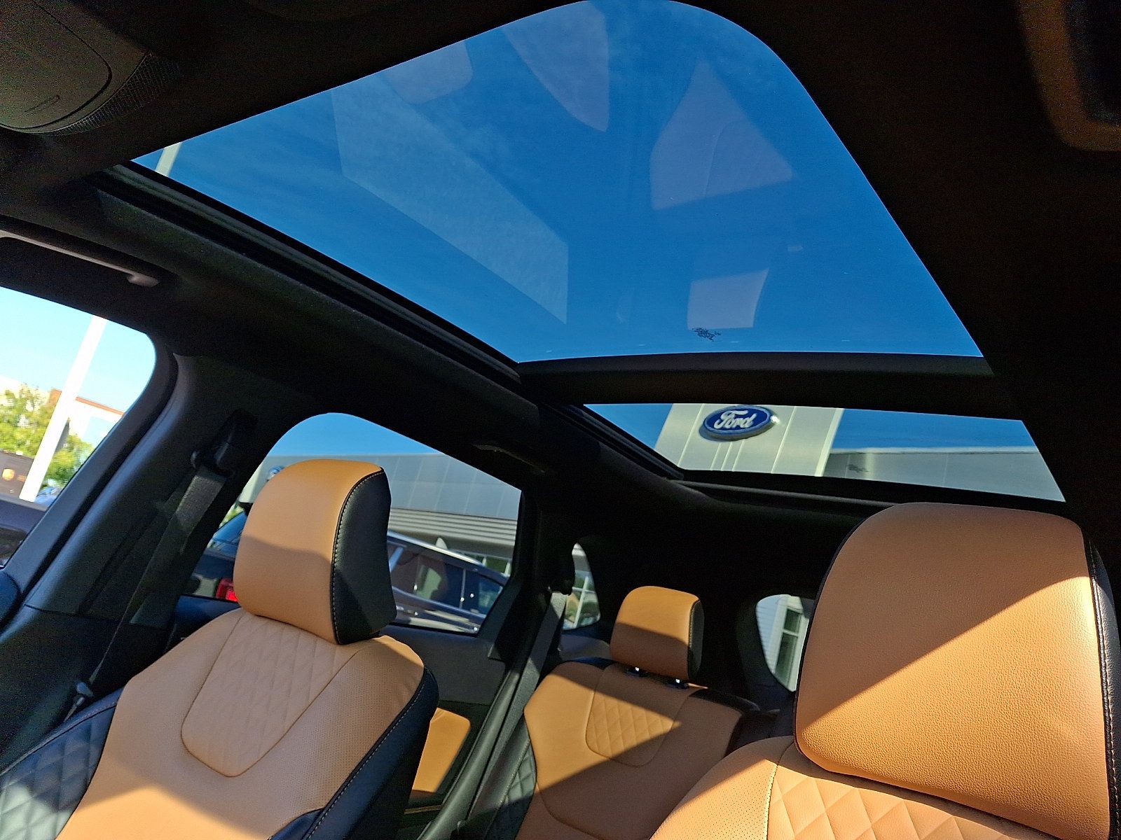 Used 2024 Ford Edge Titanium w/ Titanium Elite Package AWD/4WD image 21