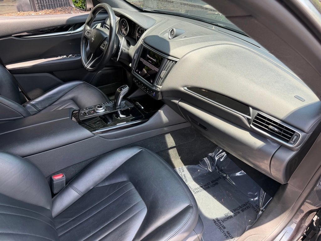 Used 2023 Maserati Levante Modena AWD/4WD image 33