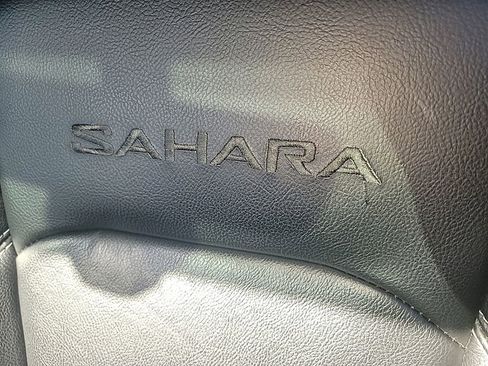 Used 2019 Jeep Wrangler Unlimited Sahara image 22