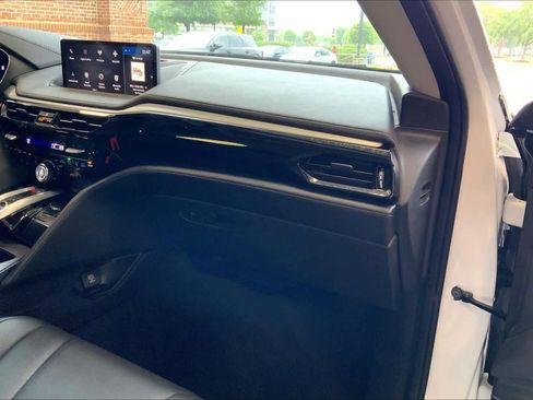 Used 2023 Acura MDX SH-AWD image 15