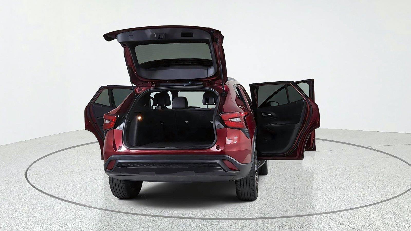 Used 2024 Chevrolet Trax RS w/ Driver Confidence Package FWD image 13