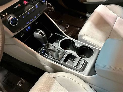 Used 2018 Hyundai Tucson SE image 18