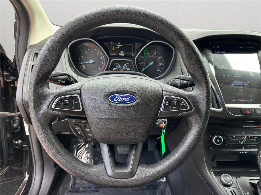 Used 2015 Ford Focus SE FWD image 18
