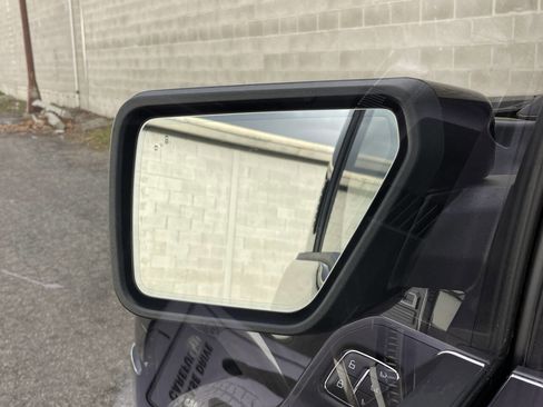 Used 2024 Ford F150 Lariat w/ Equipment Group 502A High image 11