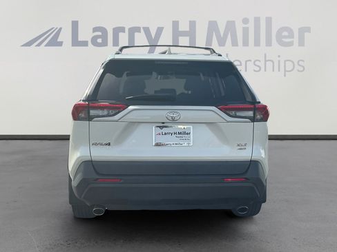 Certified 2022 Toyota RAV4 XLE Premium image 4