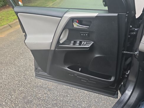 Used 2017 Toyota RAV4 Limited FWD image 26