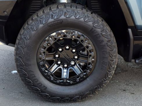 Used 2024 GMC Hummer EV 3X w/ Omega Edition image 33