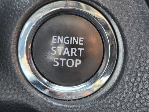 Used 2025 Toyota RAV4 XLE FWD image 21