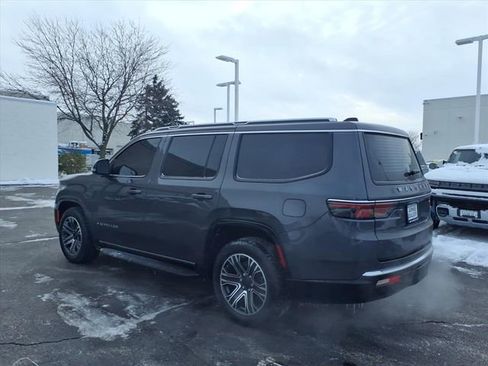 Used 2024 Jeep Wagoneer Series II w/ Flexible Seating Group image 11