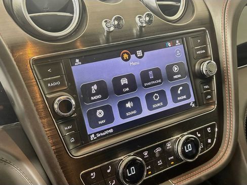 Certified 2019 Bentley Bentayga AWD/4WD image 14