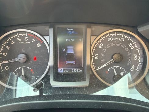 Used 2022 Toyota Tacoma TRD Off-Road AWD/4WD image 18