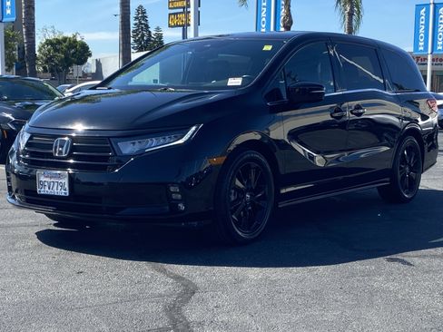 Certified 2023 Honda Odyssey Sport image 3