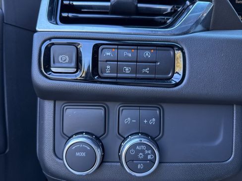 Used 2025 GMC Yukon Denali image 38