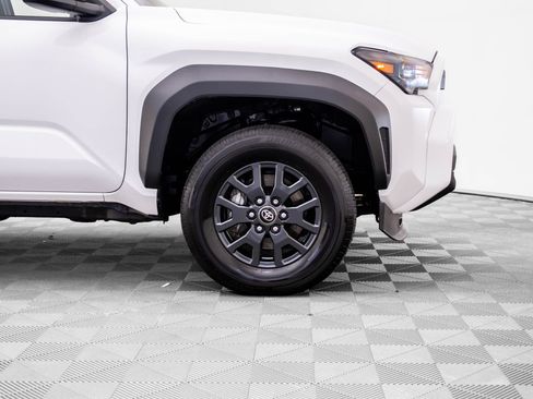 Used 2025 Toyota 4Runner SR5 image 38