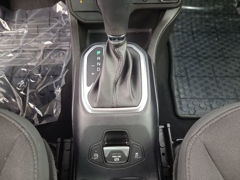 Certified 2023 Jeep Renegade Latitude image 25