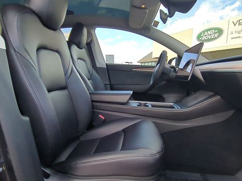 Used 2024 Tesla Model Y Long Range image 23