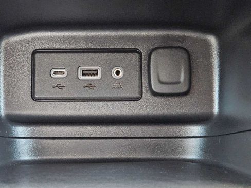 Used 2024 Chevrolet Equinox LT FWD image 29