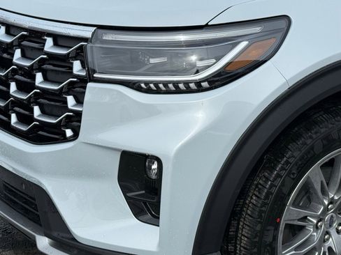 New 2026 Ford Explorer Platinum image 11