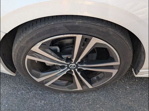 Used 2021 Nissan Sentra SR image 9