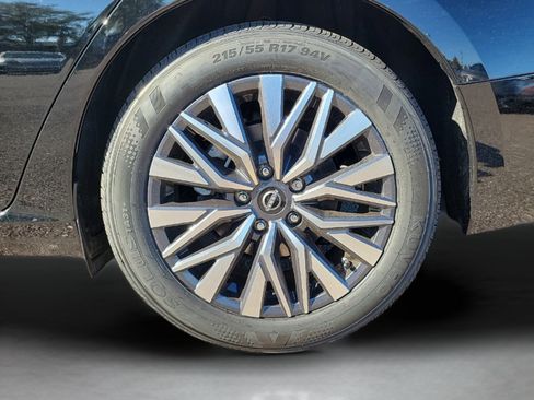Used 2025 Nissan Altima 2.5 SV FWD image 29