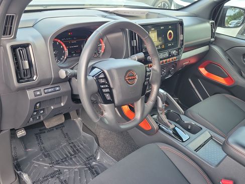 Certified 2025 Nissan Frontier PRO-4X w/ Tow Package AWD/4WD image 19