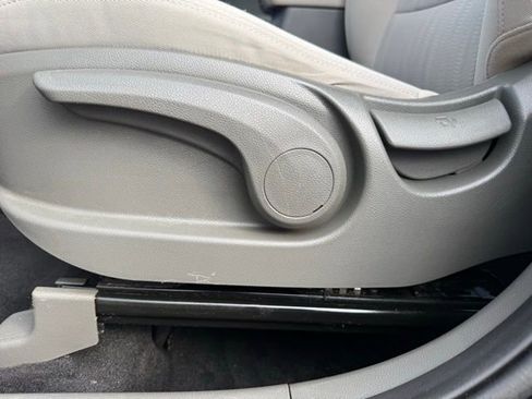 Used 2019 Kia Sportage LX image 14