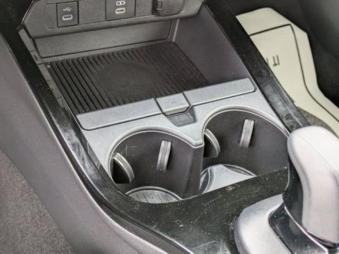 Used 2024 Toyota Prius LE image 16