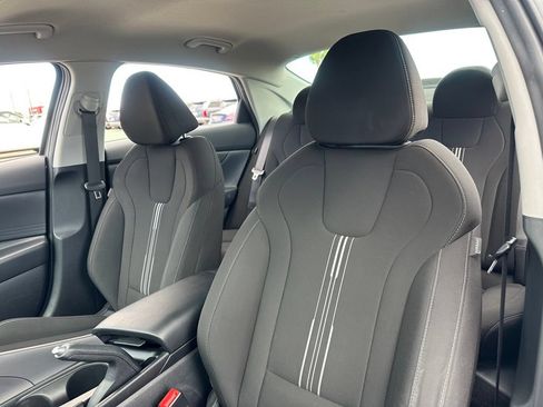 Used 2024 Hyundai Elantra SEL FWD image 15