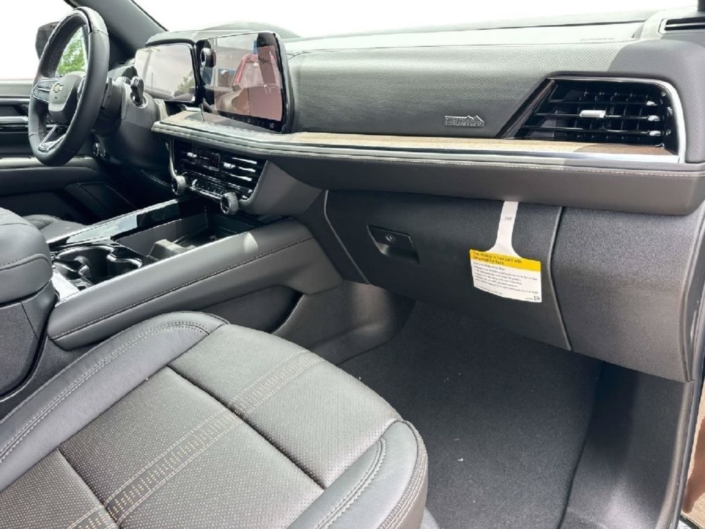 New 2026 Chevrolet Tahoe High Country w/ Sun And Tow Package AWD/4WD image 19