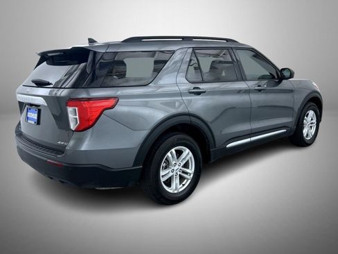 Used 2023 Ford Explorer XLT AWD/4WD image 5