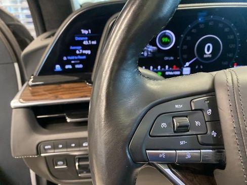 Used 2023 Cadillac Escalade ESV Premium Luxury Platinum AWD/4WD image 19