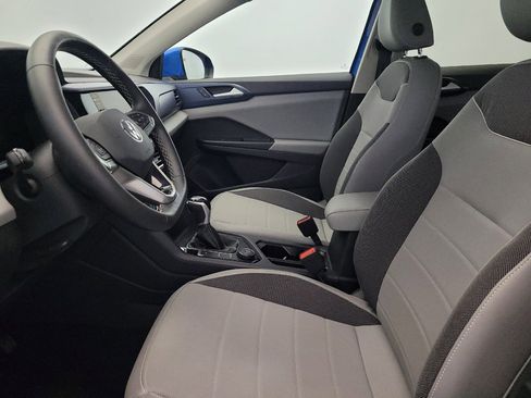 Used 2023 Volkswagen Taos SE w/ Panoramic Sunroof Package AWD/4WD image 17