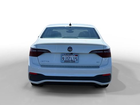 Certified 2023 Volkswagen Jetta SE FWD image 4