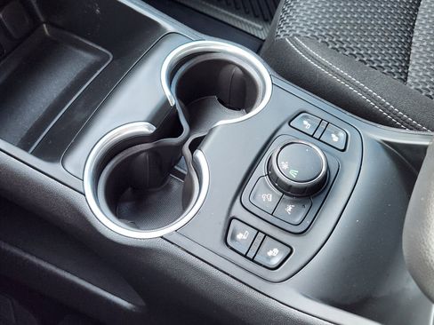 Used 2022 GMC Terrain SLE w/ Driver Convenience Package image 21