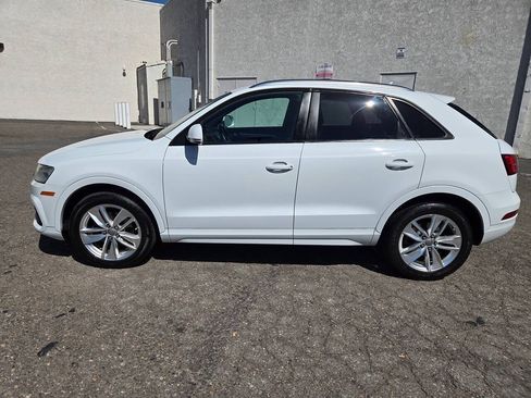 Used 2017 Audi Q3 2.0T Premium w/ Convenience Package FWD image 9