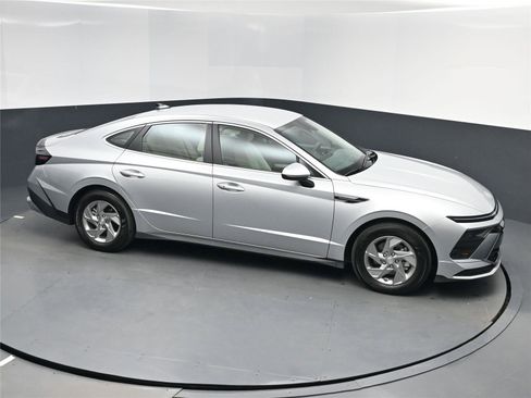 Certified 2025 Hyundai Sonata SE image 15