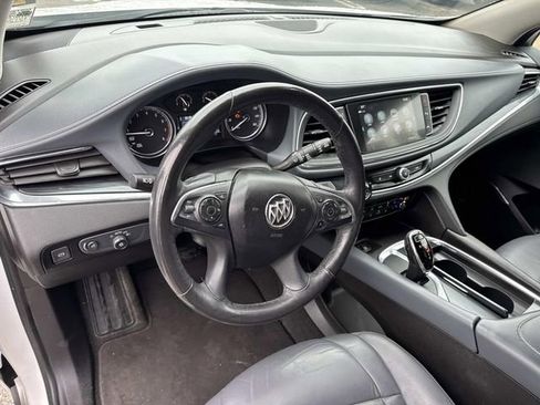 Used 2018 Buick Enclave Premium image 24