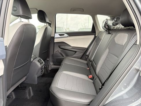 New 2026 Volkswagen Taos SE FWD image 13