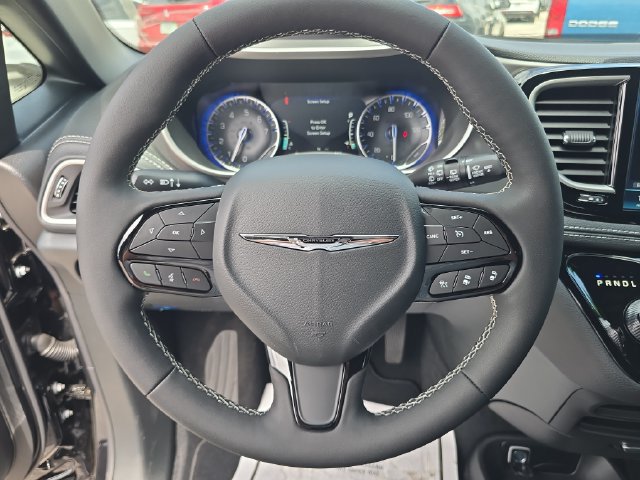New 2026 Chrysler Pacifica Select w/ S Appearance Package FWD image 25
