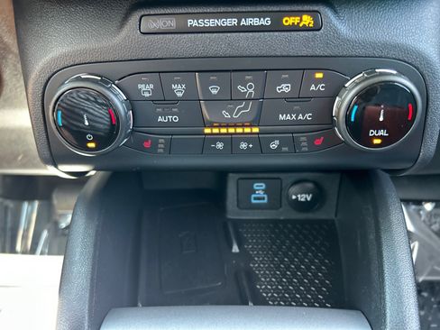 Certified 2022 Ford Bronco Sport Outer Banks w/ Tech Package AWD/4WD image 28