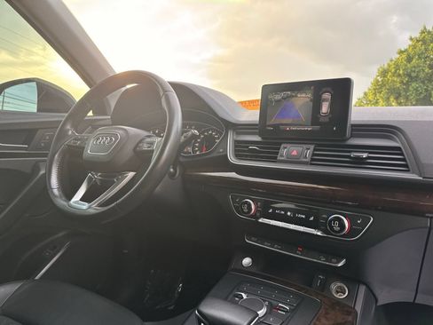 Used 2020 Audi Q5 2.0T Premium AWD/4WD image 35