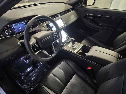 Used 2023 Land Rover Range Rover Evoque SE AWD/4WD image 2