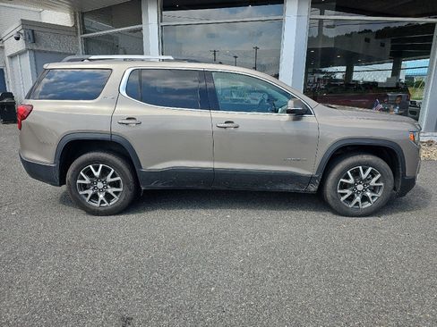 Used 2023 GMC Acadia SLE w/ Driver Convenience Package AWD/4WD image 3