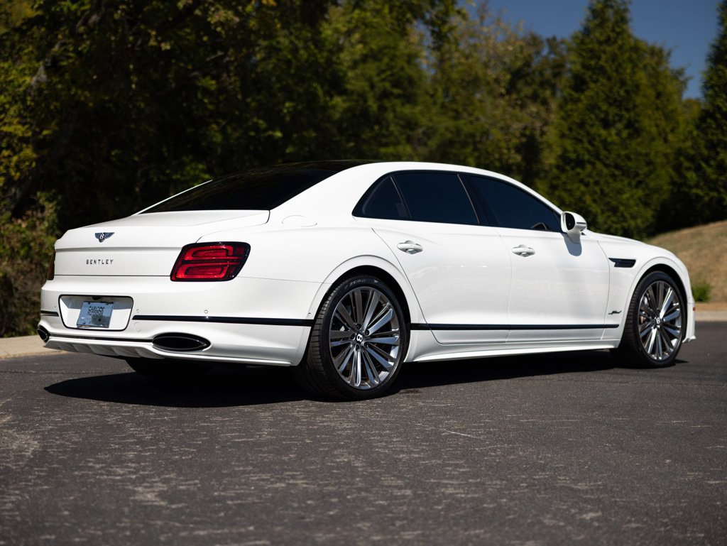 Used 2025 Bentley Flying Spur Plug-In Hybrid AWD/4WD image 12