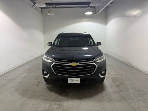 Used 2020 Chevrolet Traverse LT w/ LT Premium Package image 2