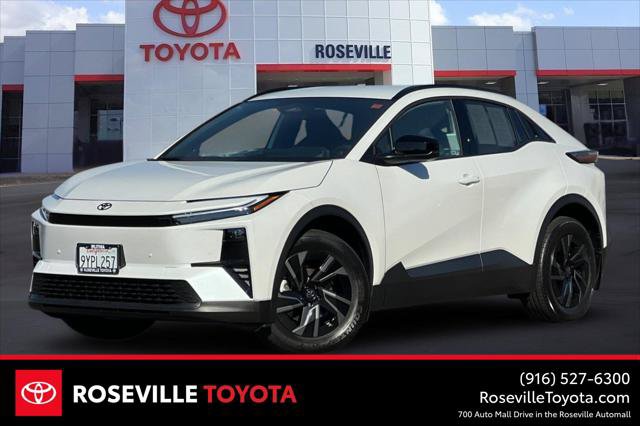 Certified 2026 Toyota C-HR AWD/4WD image 1