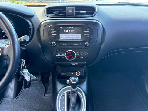 Used 2017 Kia Soul + w/ Designer's Package image 22